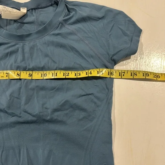 Athleta blue short sleeve seamless top - Picture 3 of 6